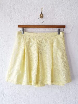 Falda amarilla de encaje de flores, línea A.